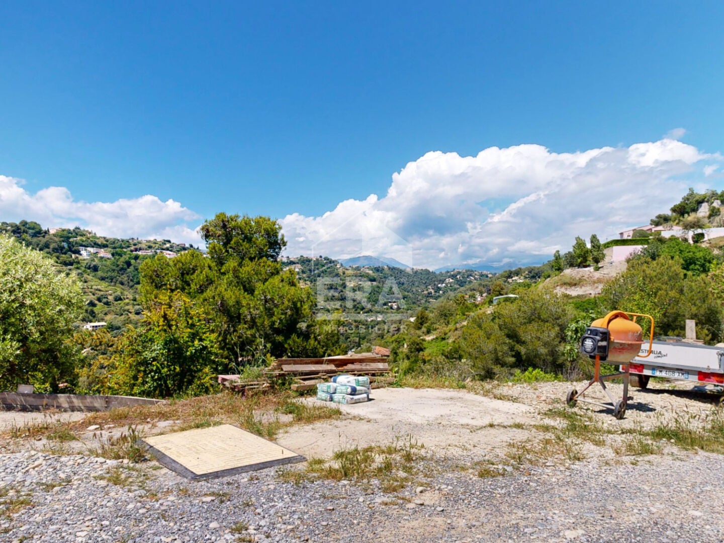 NICE - OUEST / LA COSTIÈRE : TERRAIN CONSTRUCTIBLE DE 2282M²