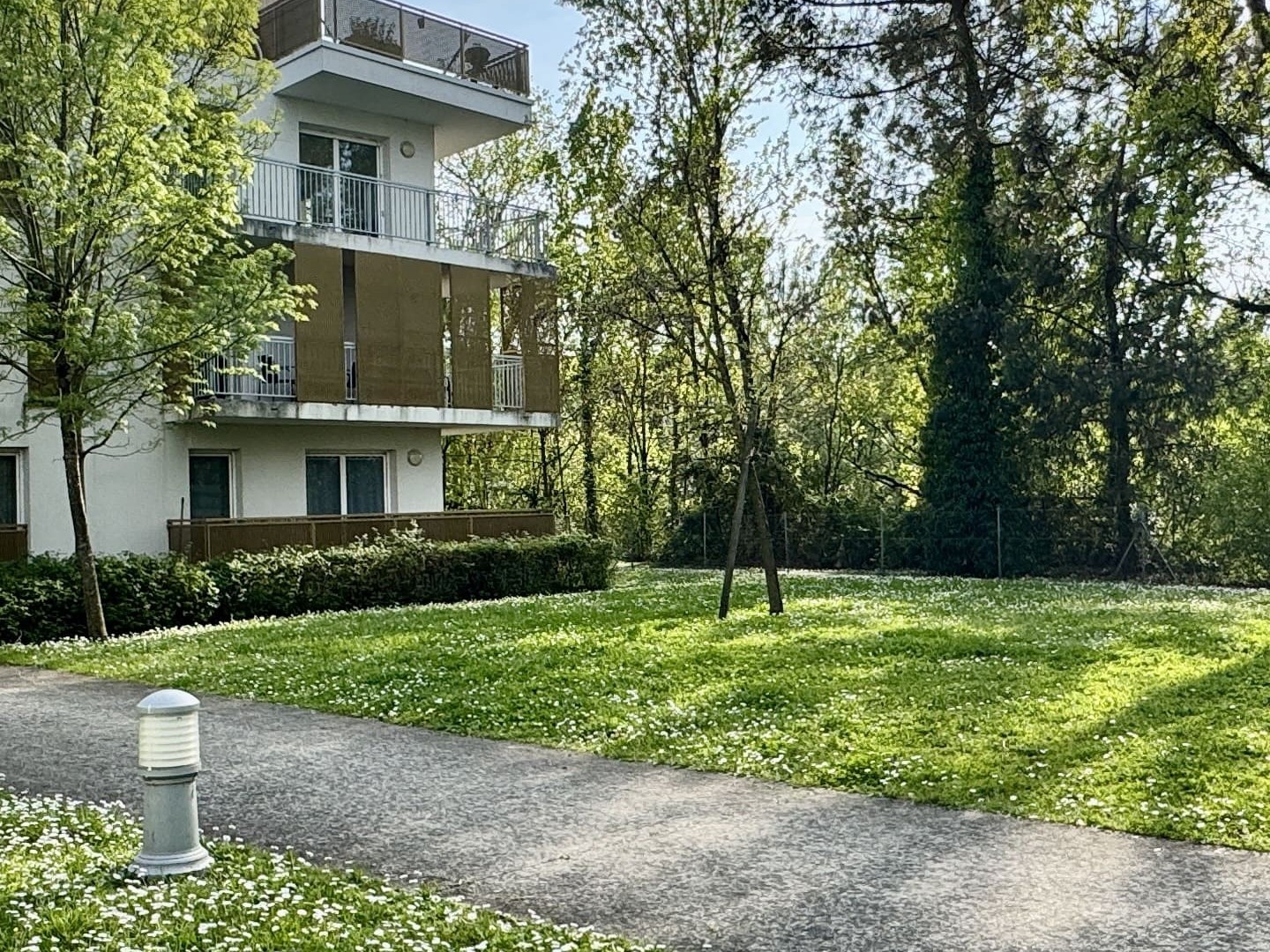 Parking / garage / box à vendre - 17m2 - Villenave-D'ornon (33140)