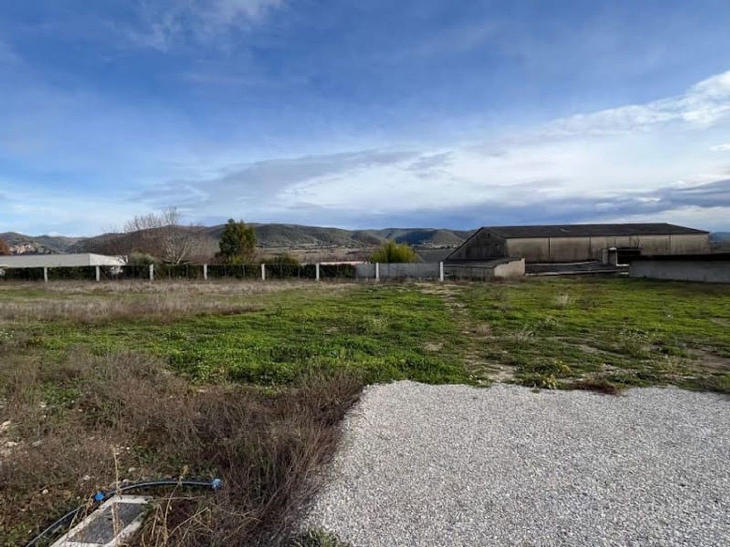 Terrain 897 m²
