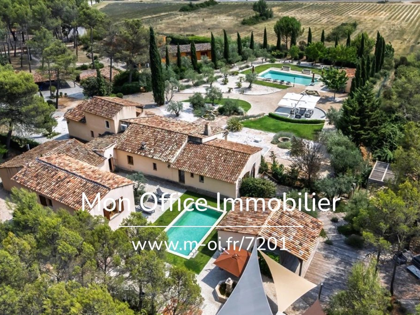Référence : 7201-VCL - Domaine d'exception XVIII avec dépendances - Tourisme, évènementiel, regroupement familial - 13100 AIX EN PROVENCE