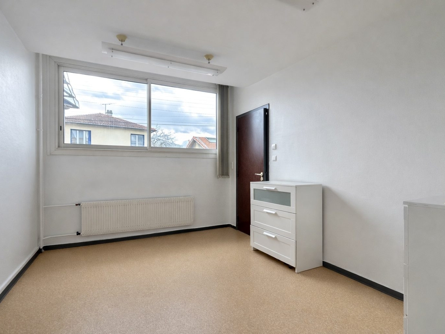 Locaux à vendre - 241m2 - Clermont-Ferrand (63100)