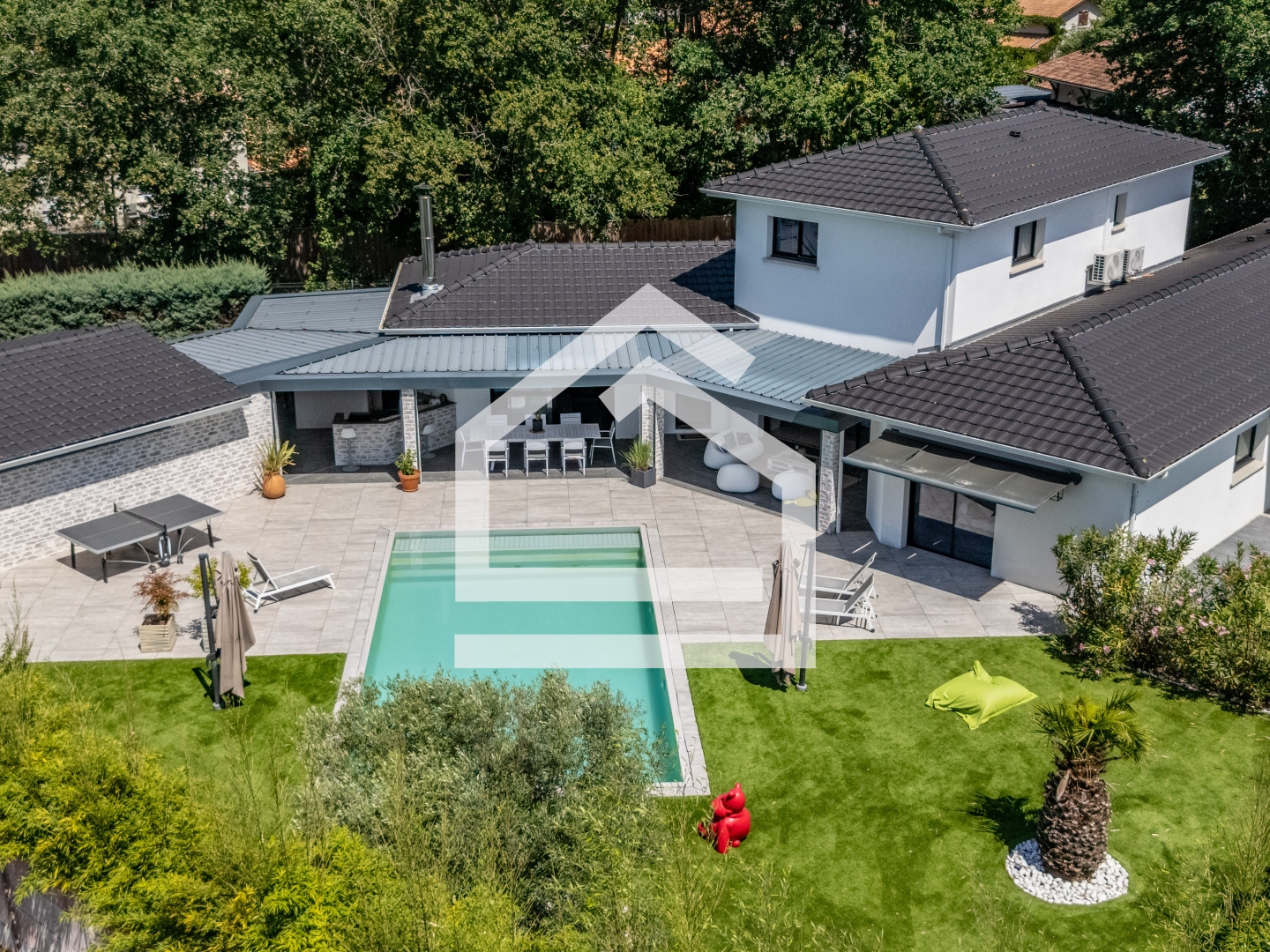 Maison 9 pièces 260 m²
