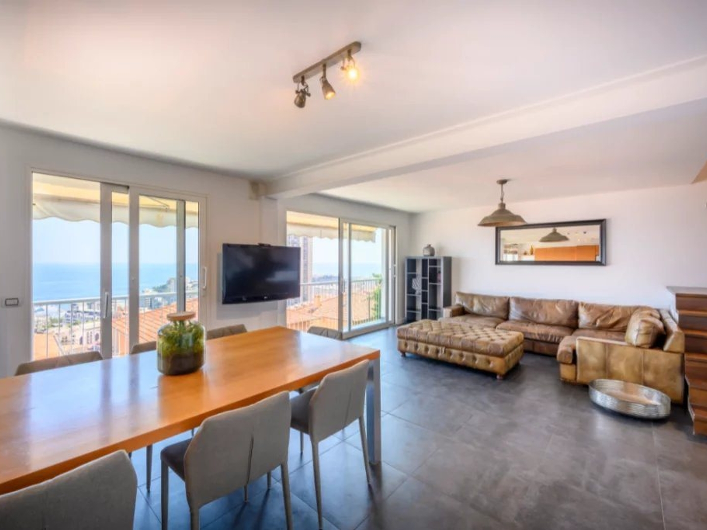 Appartement à vendre - 160m2 - Beausoleil (06240)