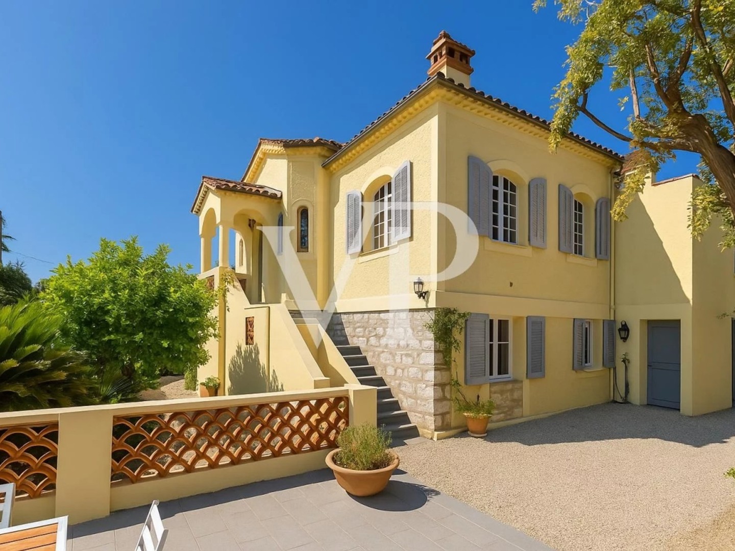 Maison 1 pièce 160 m²