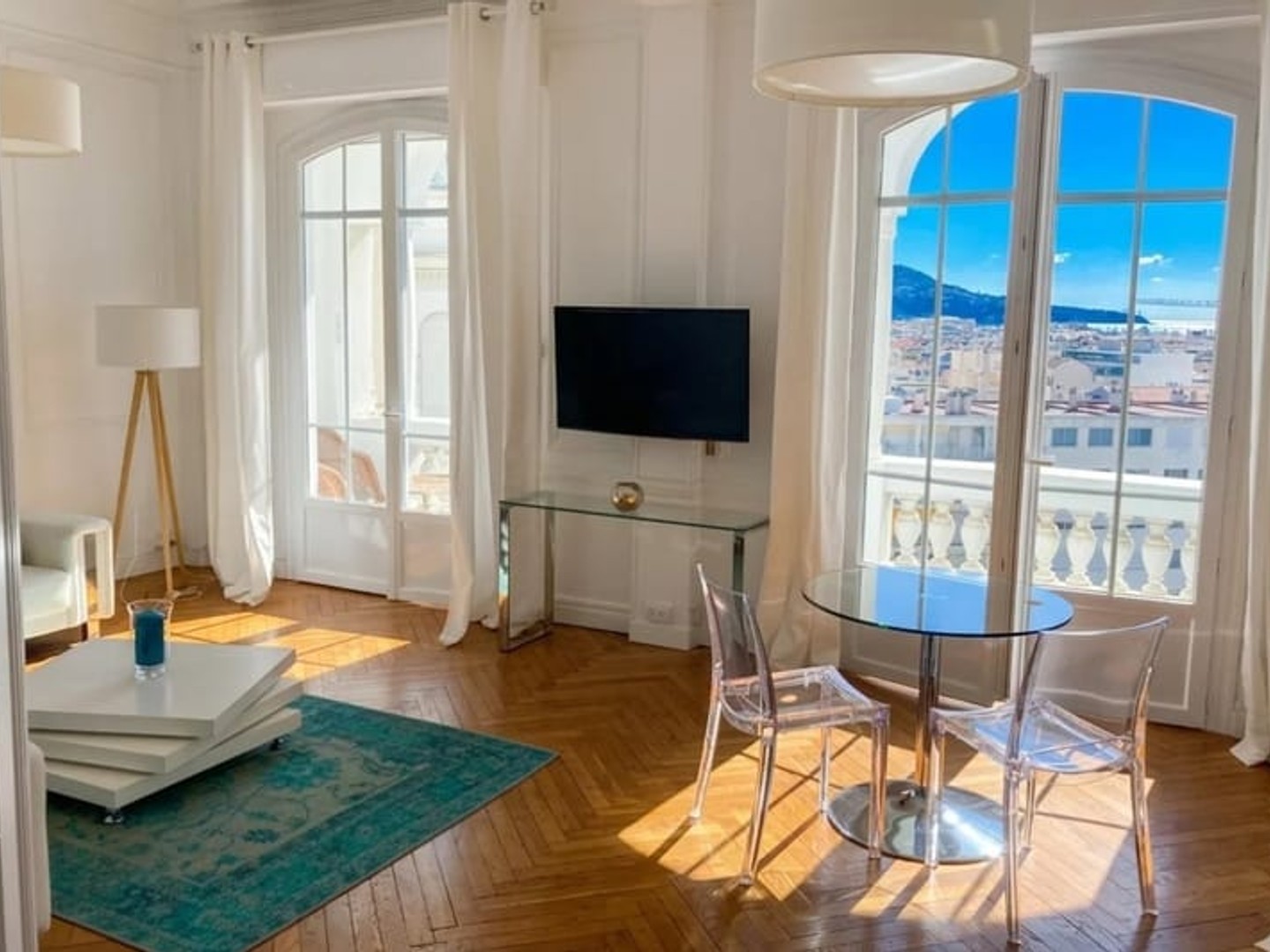 BAUMETTES - APPARTEMENT - 2 PIÈCES - 74,76 M² - BALCON - VUE MER - STYLE BOURGEOIS