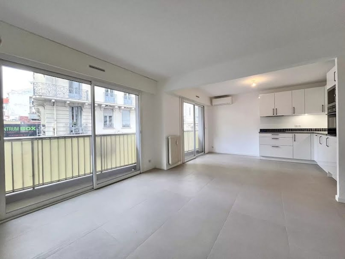 Local 4 pièces 85 m²