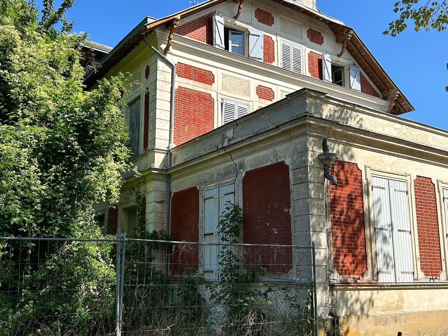 Bureaux à vendre - 250m2 - Soisy-Sur-Seine (91450)