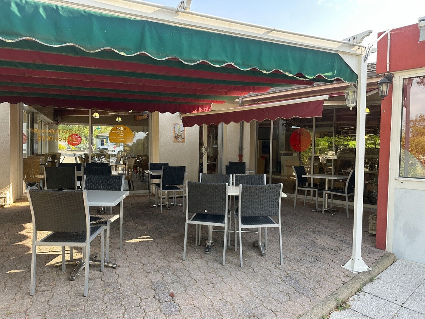 Locaux à vendre - 4 pièces - 164m2 - Poey-De-Lescar (64230)