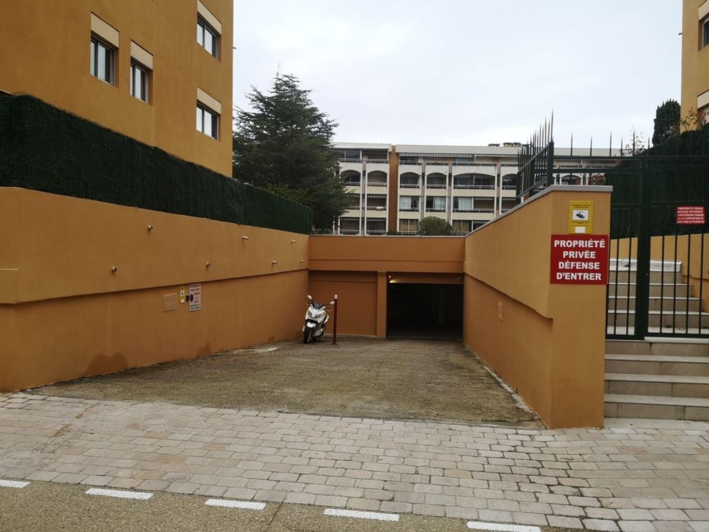 Parking / garage / box à vendre - Mandelieu-La-Napoule (06210)