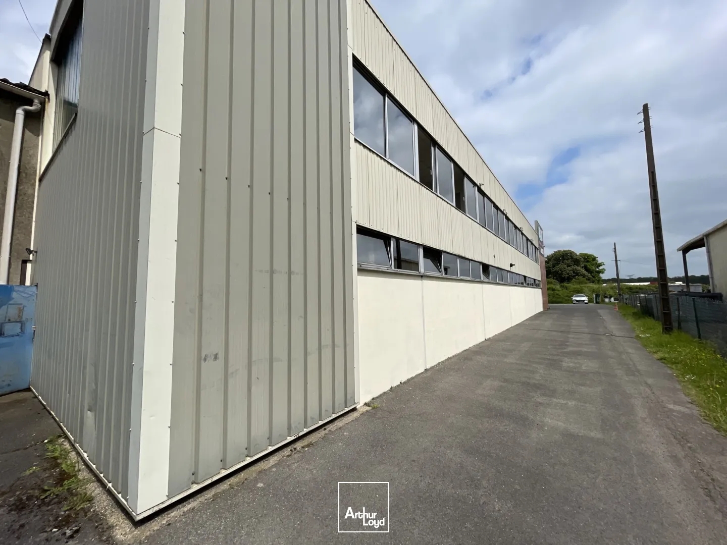 Locaux à vendre - 1940m2 - Andeville (60570)