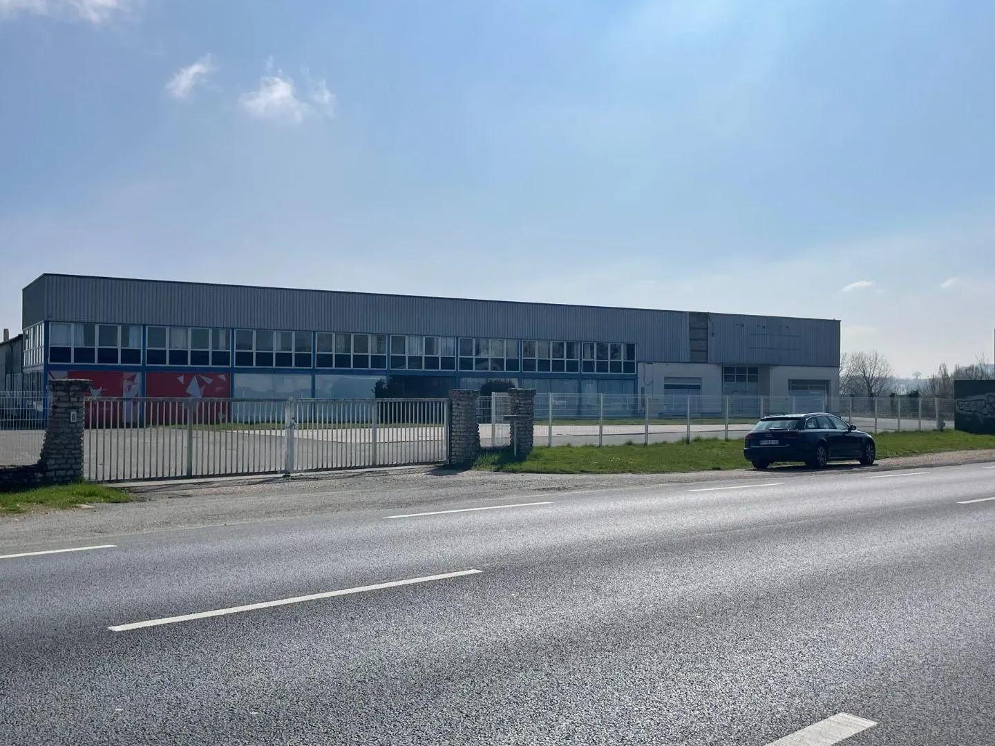 Local 3200 m²