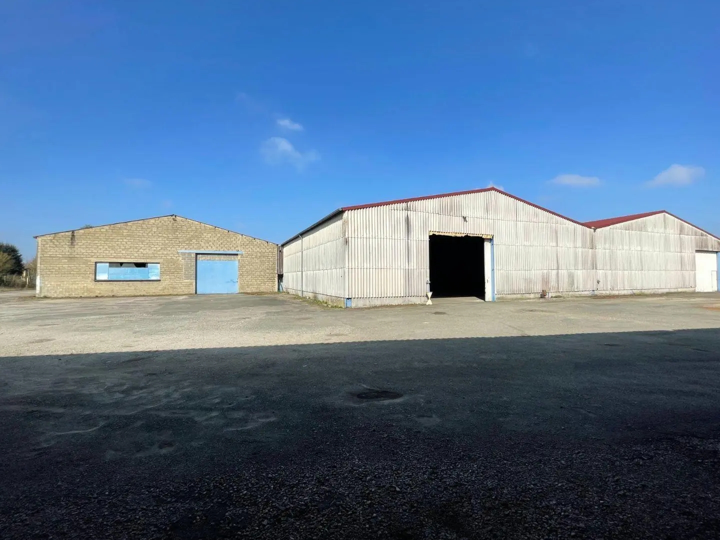 Locaux à vendre - 3200m2 - Arçonnay (72610)