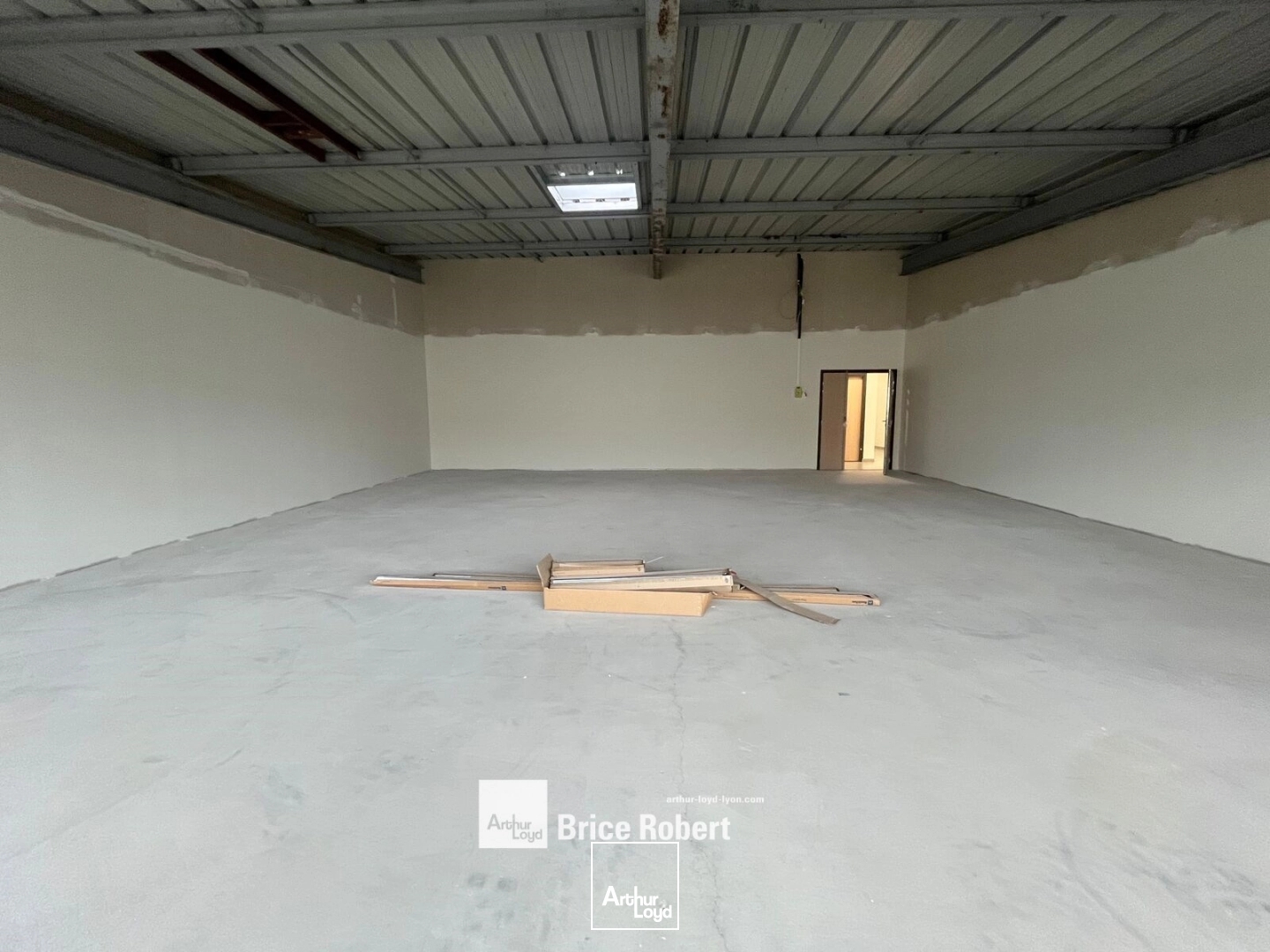 Locaux à vendre - 120m2 - Chassieu (69680)