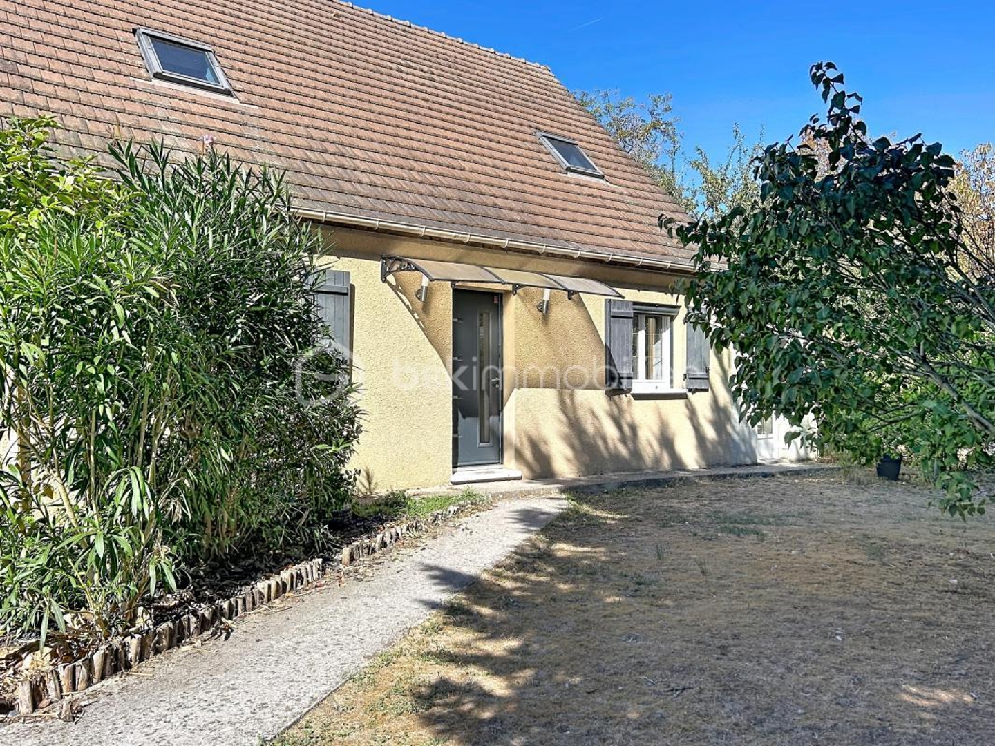 Maison familiale de 112 m² - 4 chambres, bureau et grand terrain sans vis-à-vis