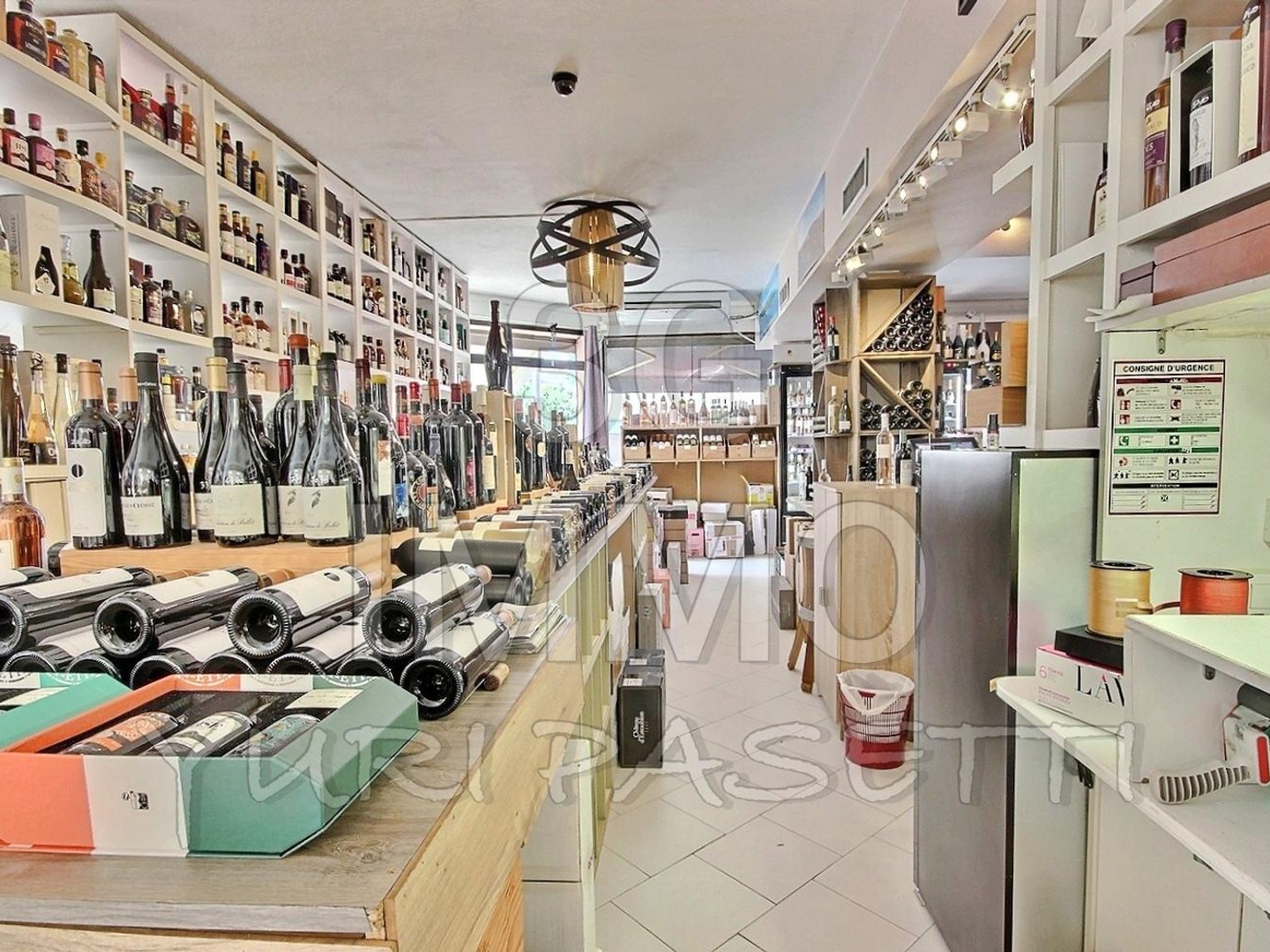 Magasin à vendre - Mandelieu-La-Napoule (06210)
