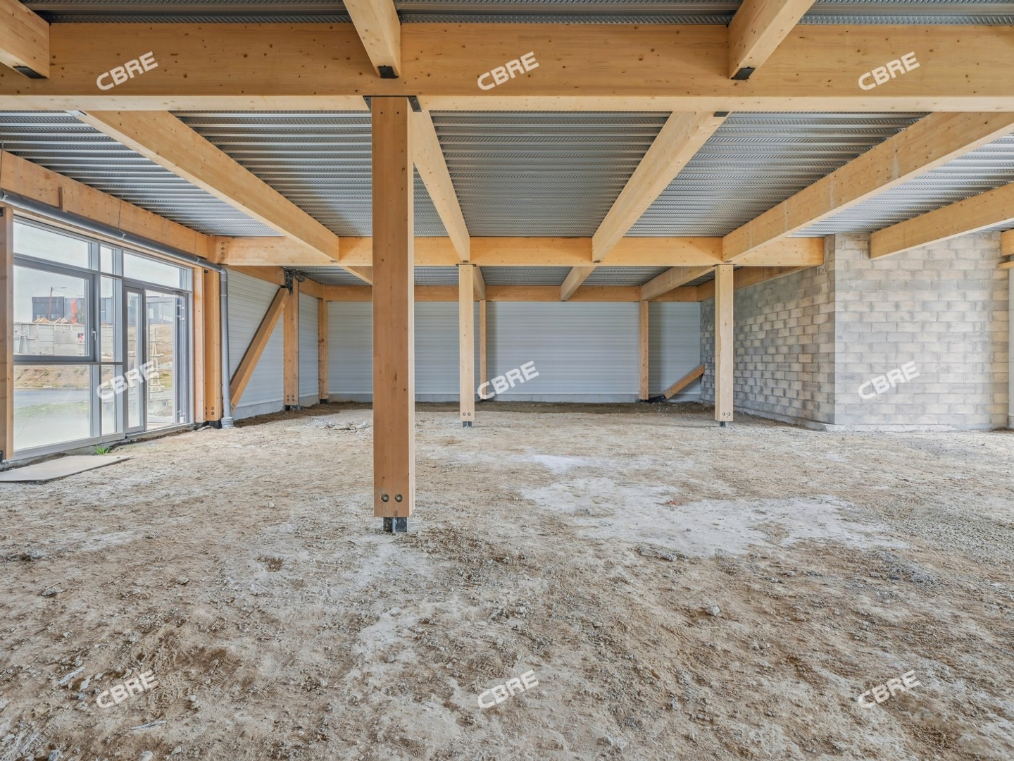 Locaux à vendre - 2460m2 - Louvres (95380)