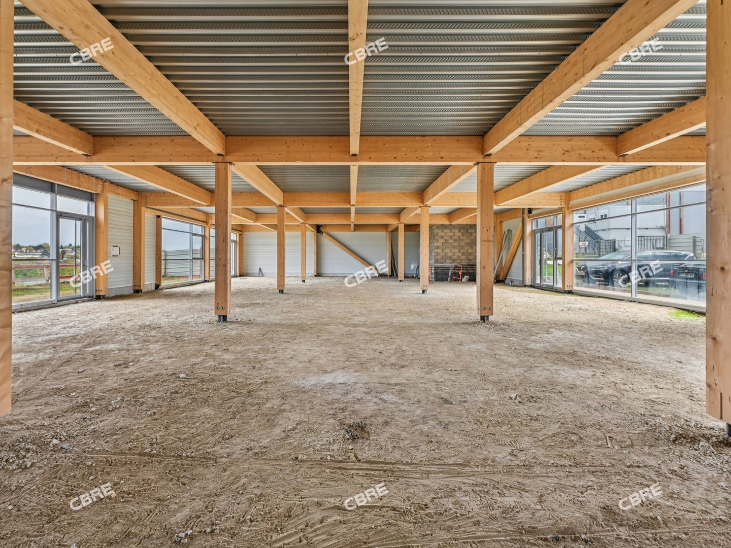Locaux à vendre - 2460m2 - Louvres (95380)