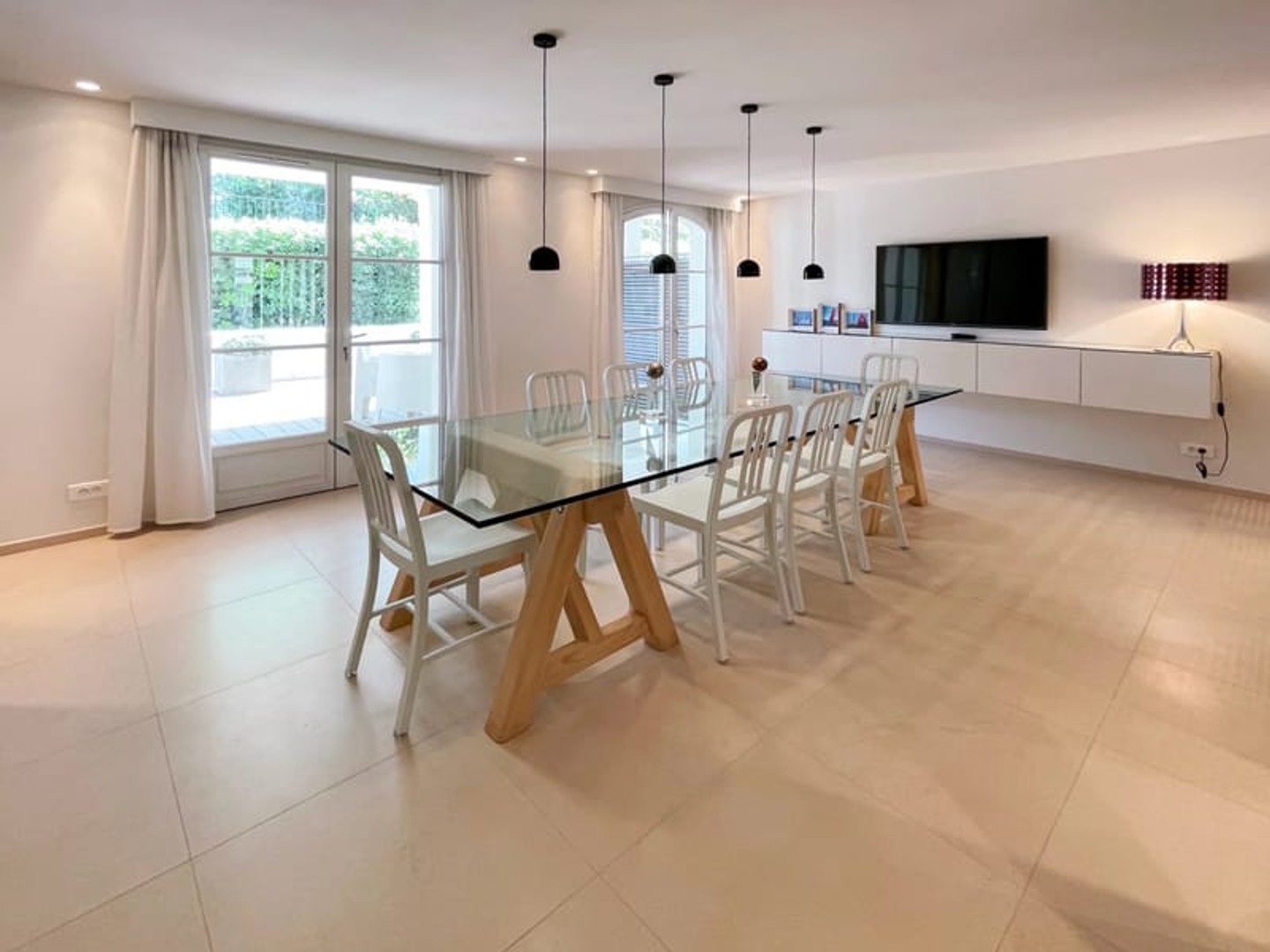 Superbe Murs commerciaux LIBRES aménagés en Bureaux avec terrasse + Parking - 200m de la Place des Lices