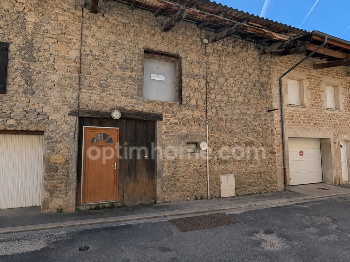 A vendre maison en pierre - a rénover - potentiel 140m² + garage + terrasse 16.7m² - Bettant