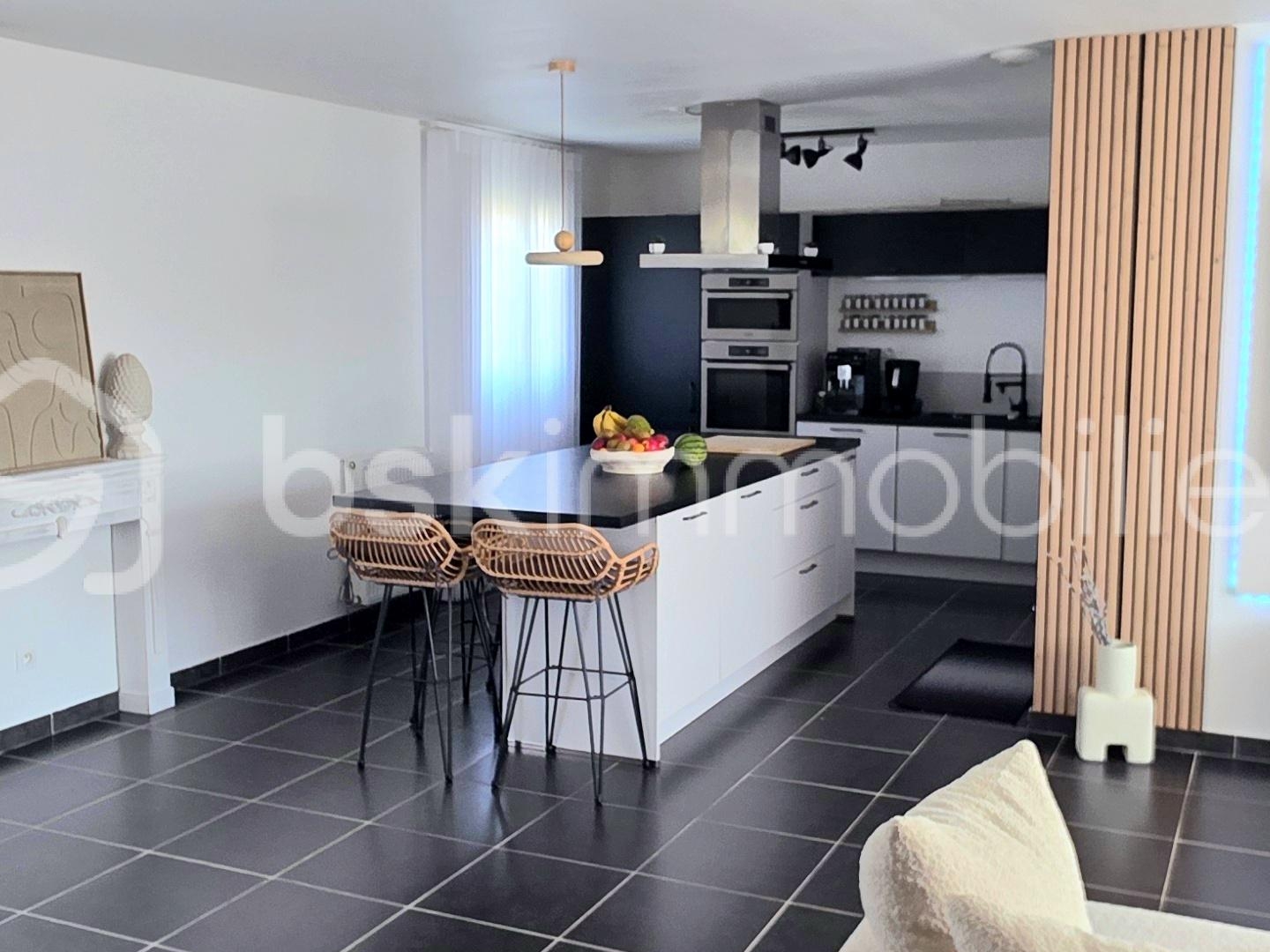Maison à vendre - 4 pièces - 94m2 - Pierrelatte (26700)