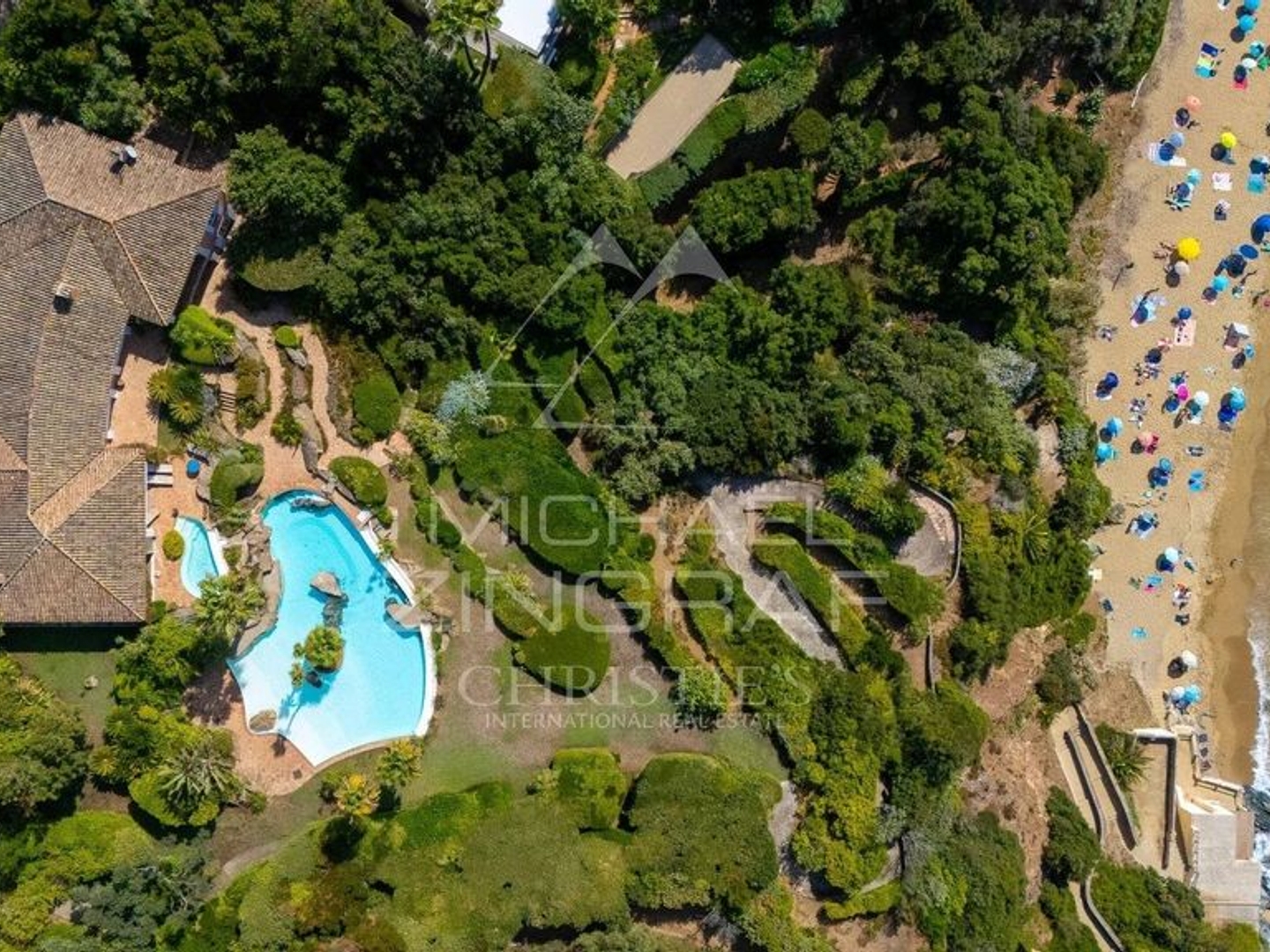 Maison à vendre - 6 pièces - 253m2 - La Croix-Valmer (83420)