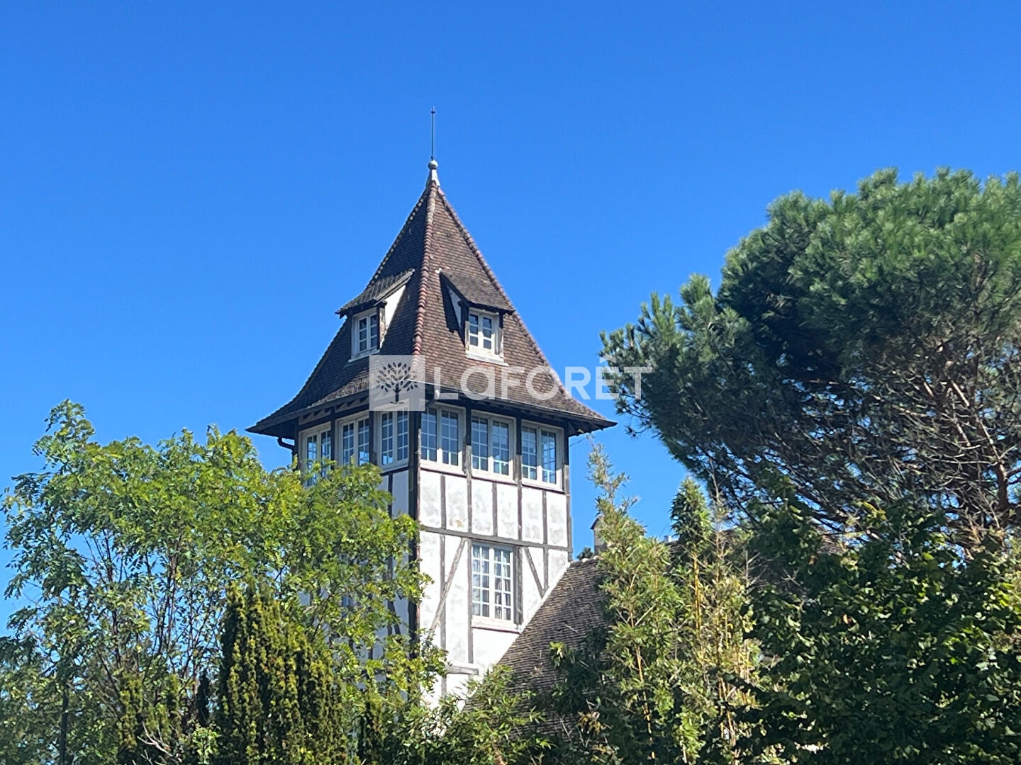 Appartement à vendre - 7 pièces - 245m2 - Garches (92380)