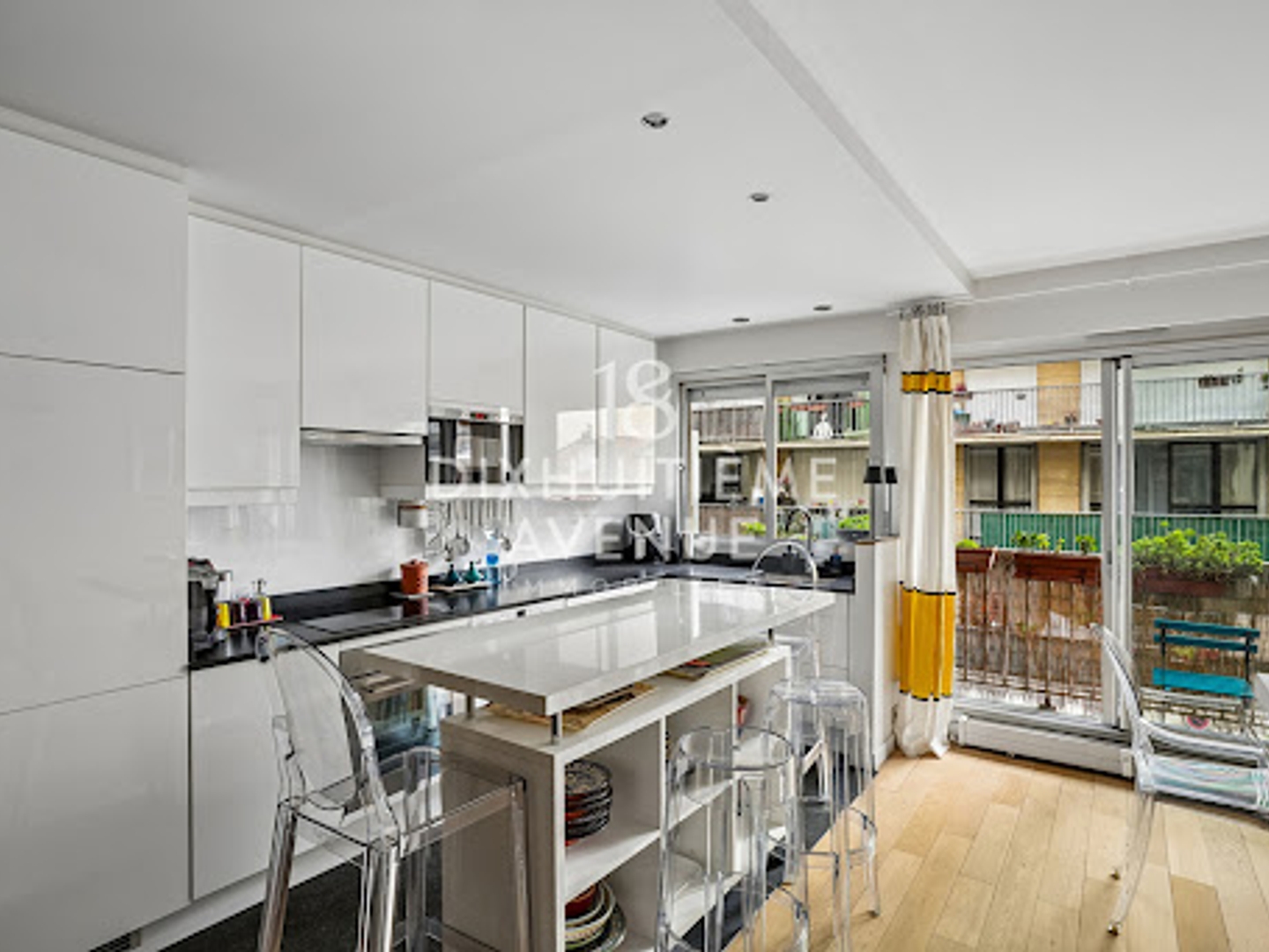 Appartement à vendre - 4 pièces - 90m2 - Paris 18e (75018)