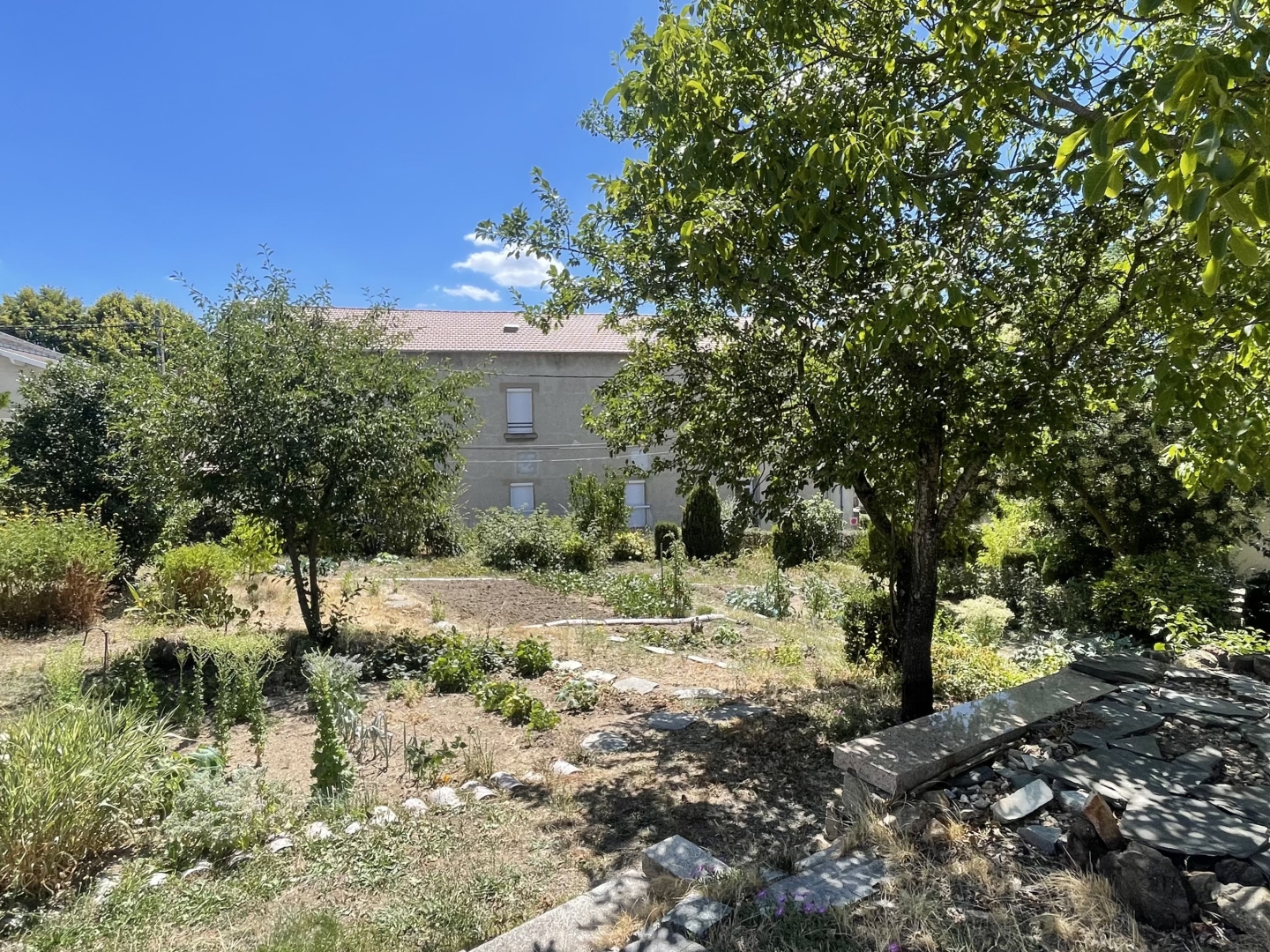 Terrain en individuel 828 m²