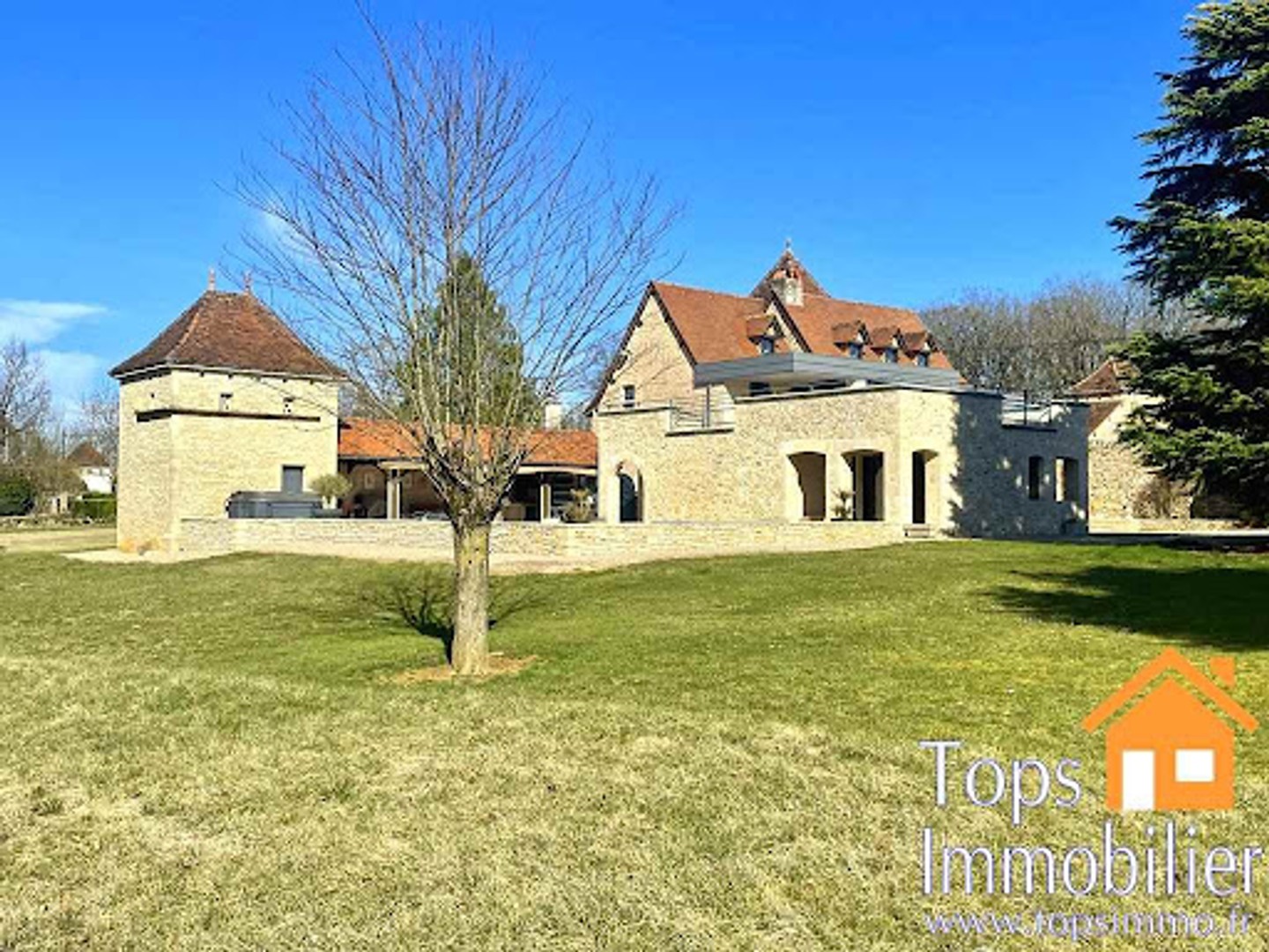 Maison 10 pièces 249 m²