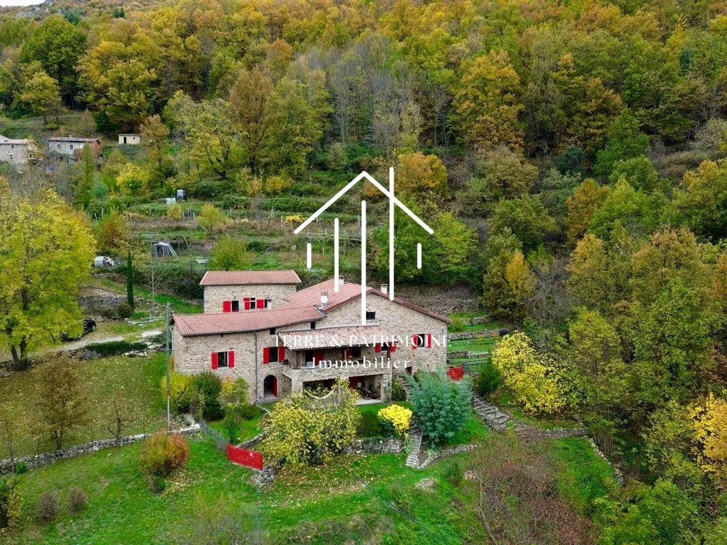 Maison 10 pièces 290 m²