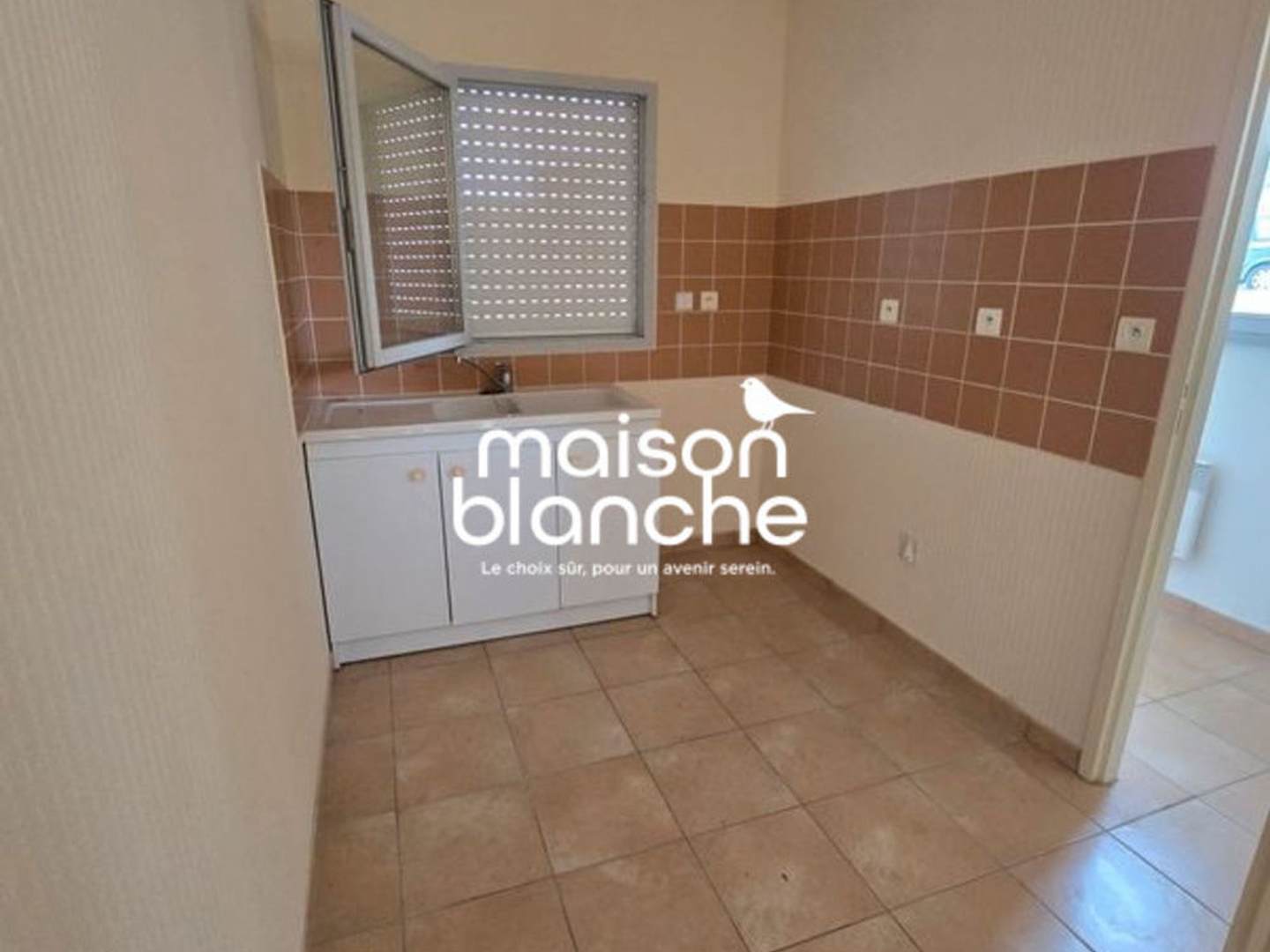 Maison à vendre - 2 pièces - 47m2 - Saint-Jean-D'angély (17400)