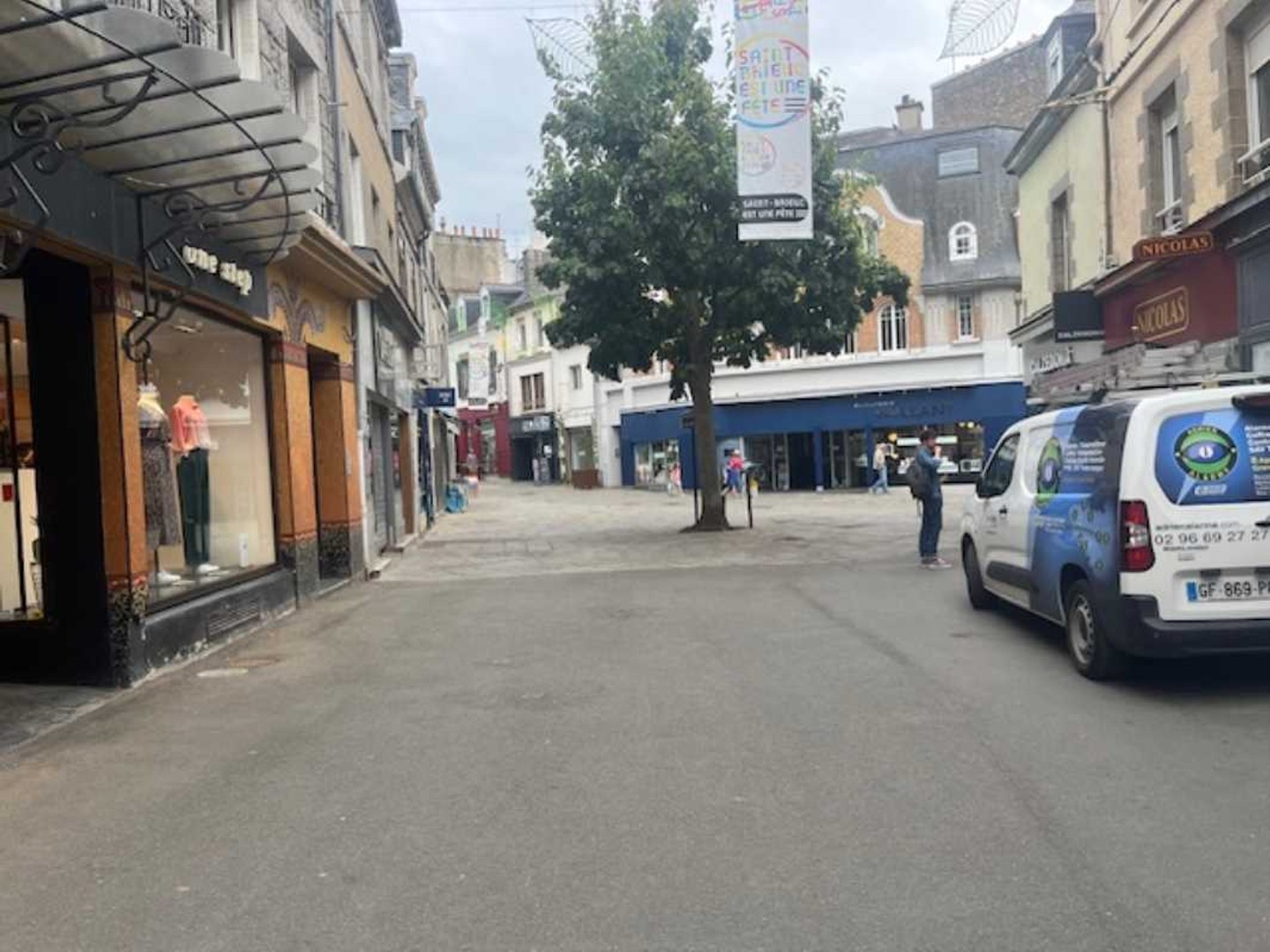 LOCAL COMMERCIAL - 95 M² - SAINT-BRIEUC