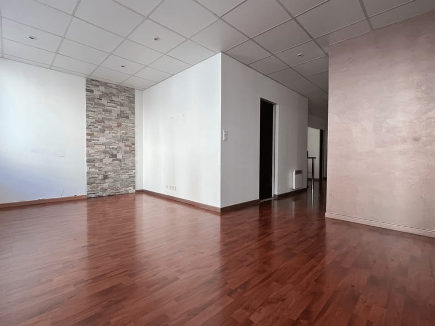 APPARTEMENT DE TYPE 4 AVEC CAVE - 74,85 M2 - SECTEUR CERNAY