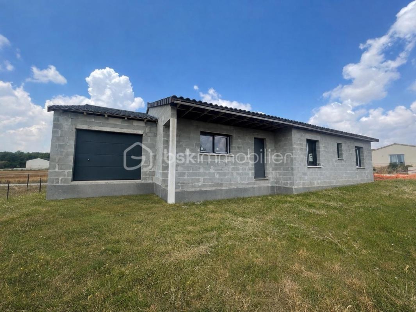 Maison neuve hors d'eau, hors d'air 4 chambres Garage Vivonne