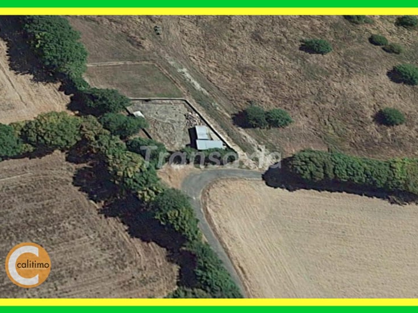 TERRAIN ET HANGAR
