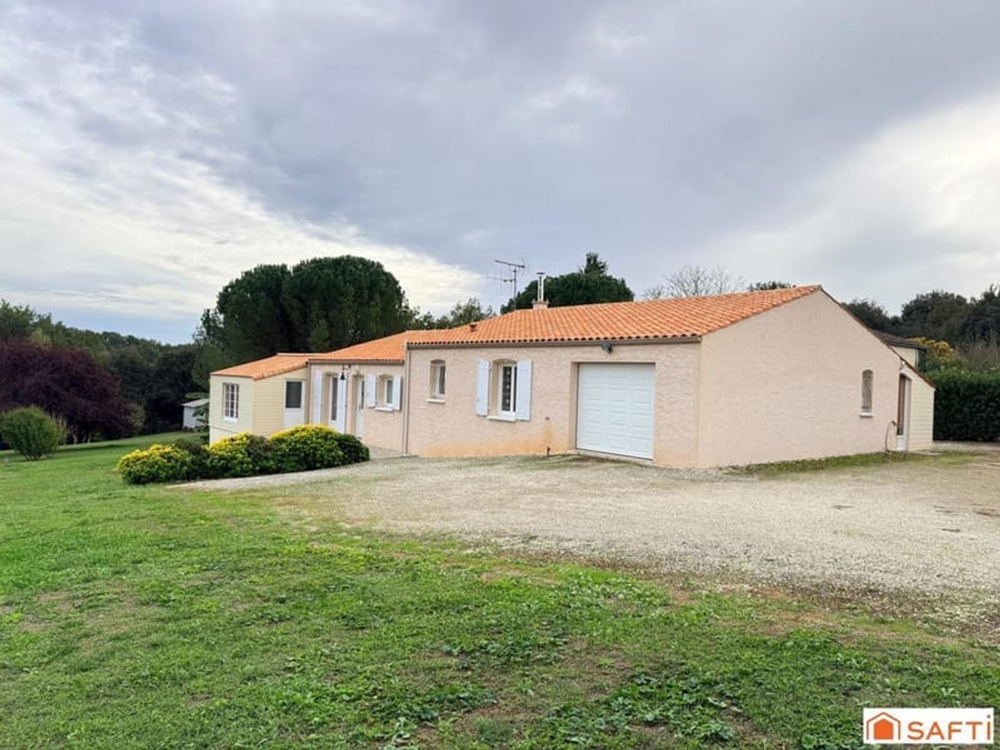 Maison T4 avec garage à Saint-Vaize.