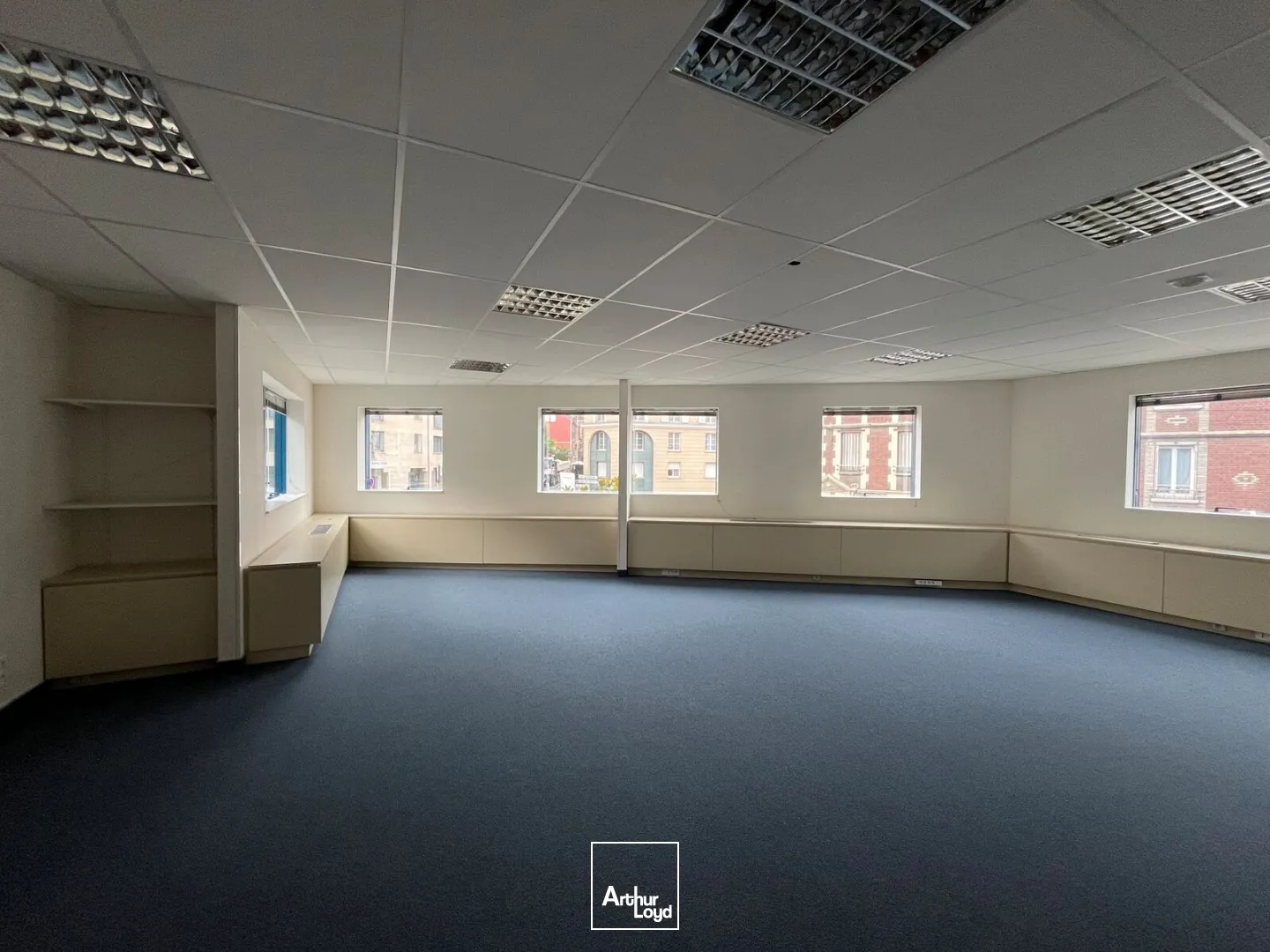 Bureaux à vendre - 761m2 - Creil (60100)