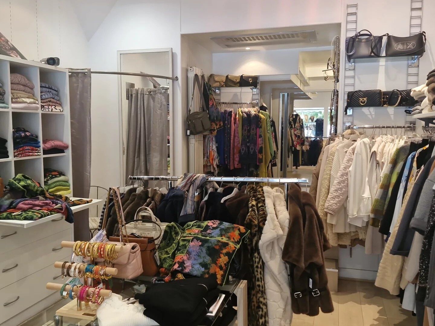 Très agréable local très bien situé !