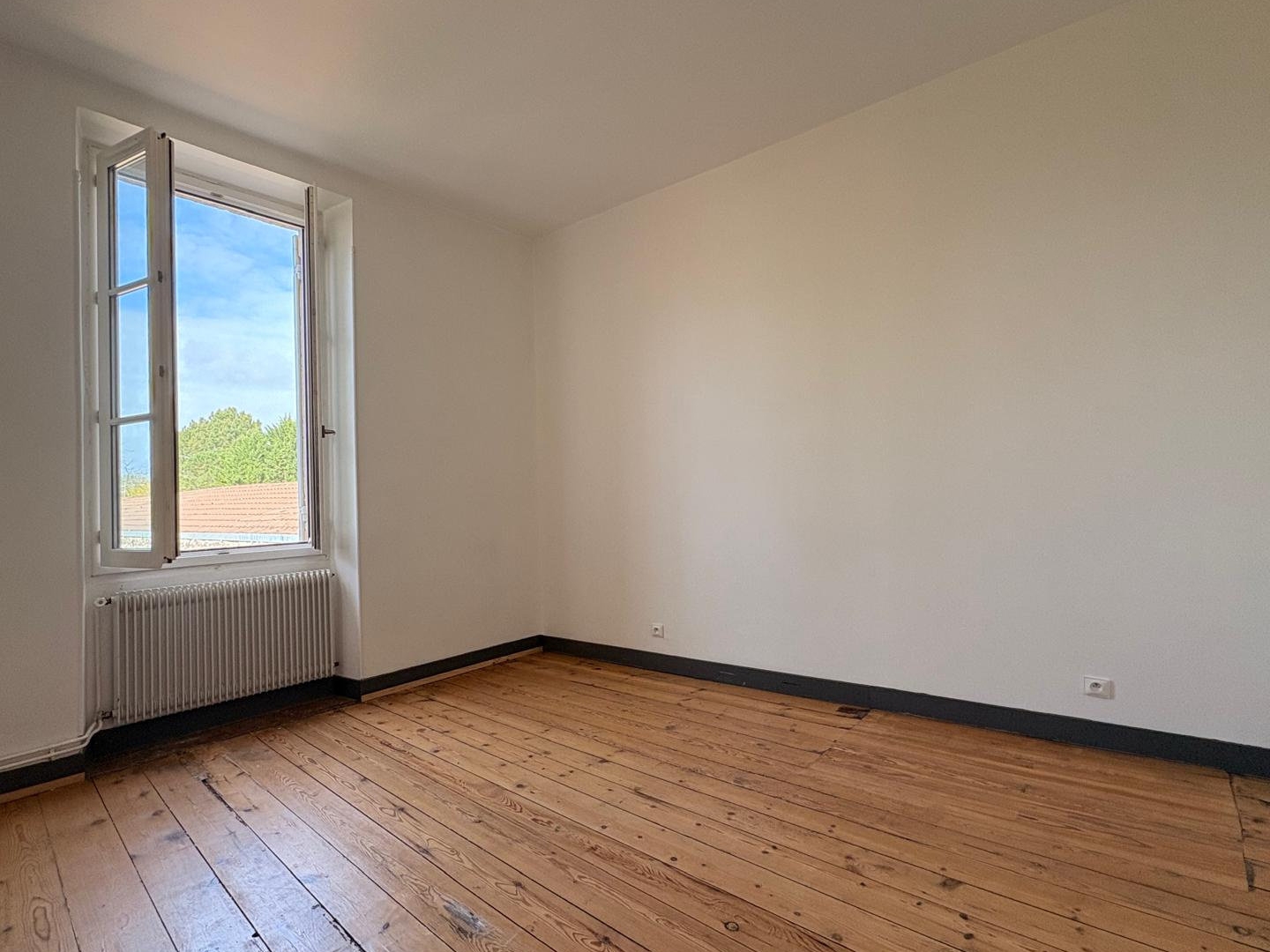 Immeuble à vendre - 7 pièces - 208m2 - Portets (33640)