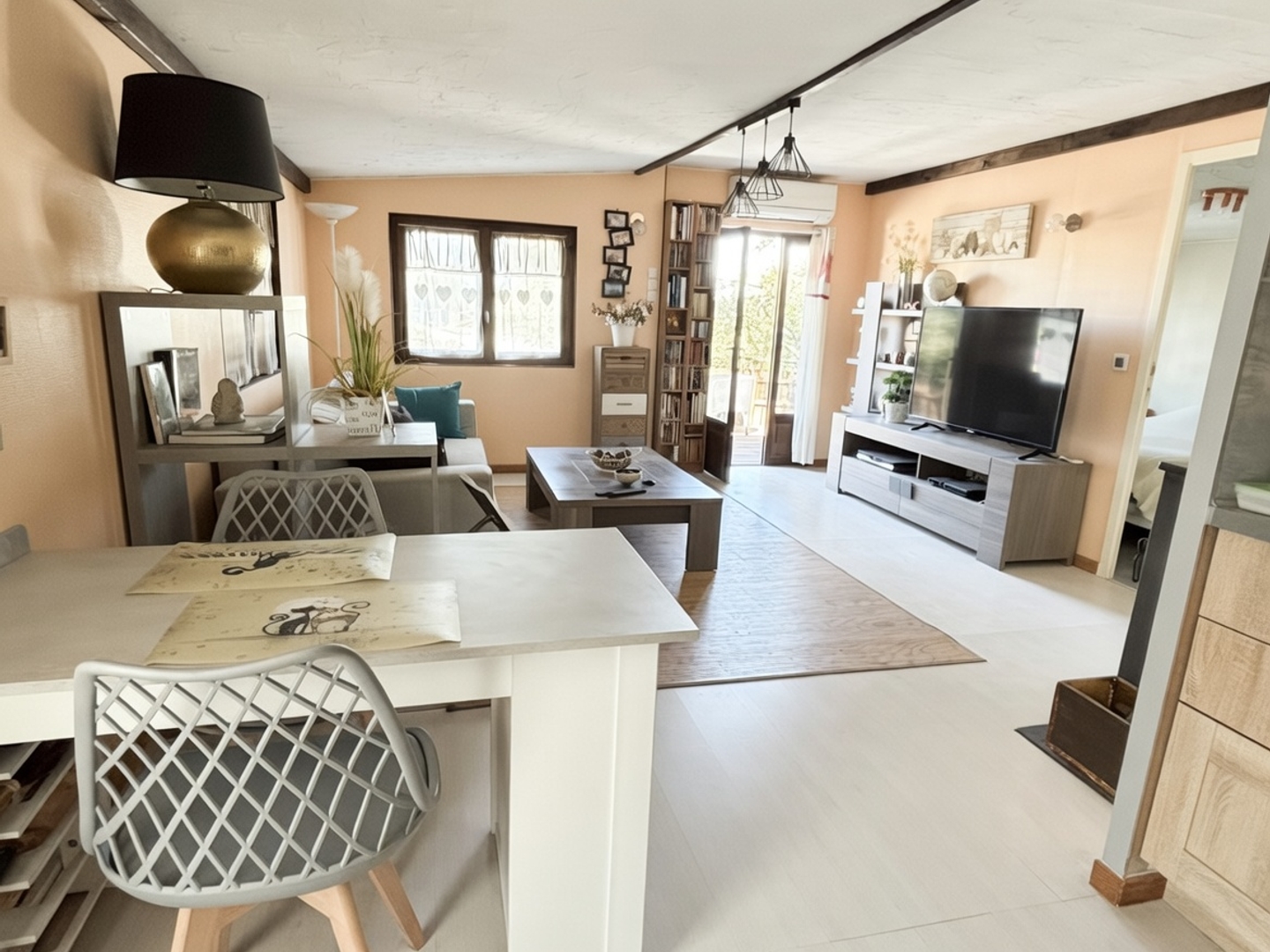 Maison à vendre - 3 pièces - 45m2 - Roquebrune-Sur-Ar... (83520)