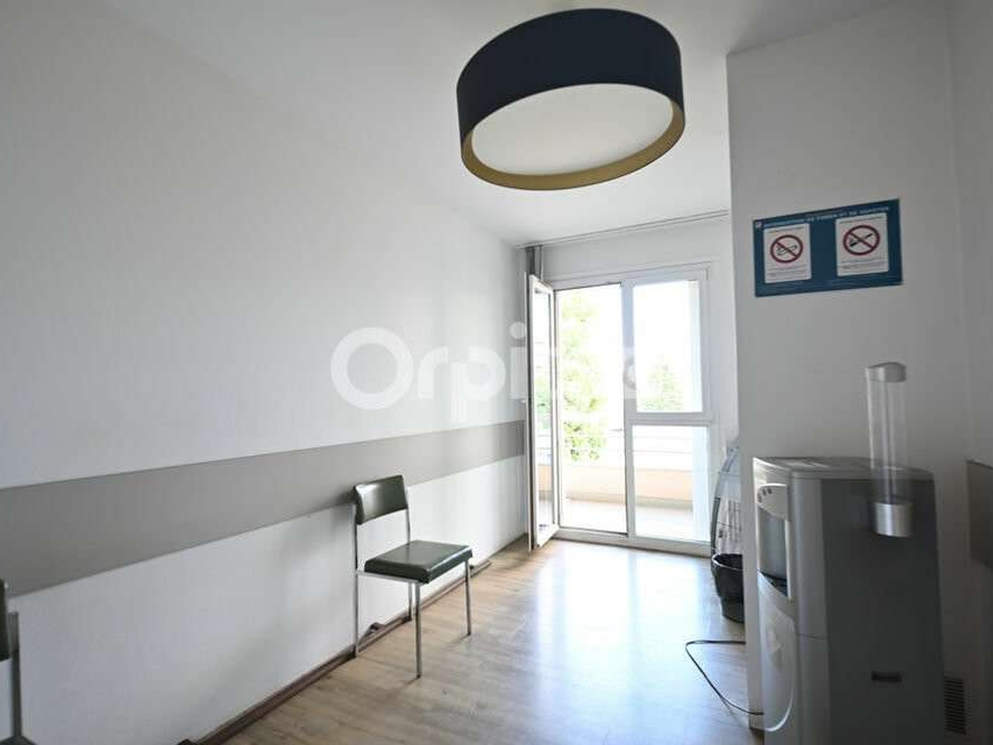 Bureaux 504m² à louer à Vénissieux