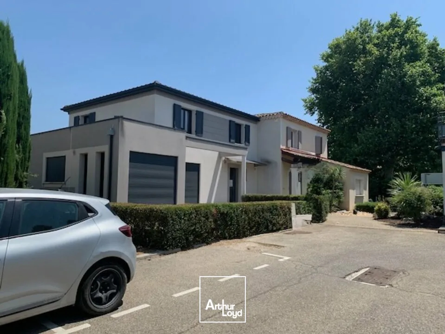 Bureaux à vendre Le Pontet zone commerciale, emplacement stratégique