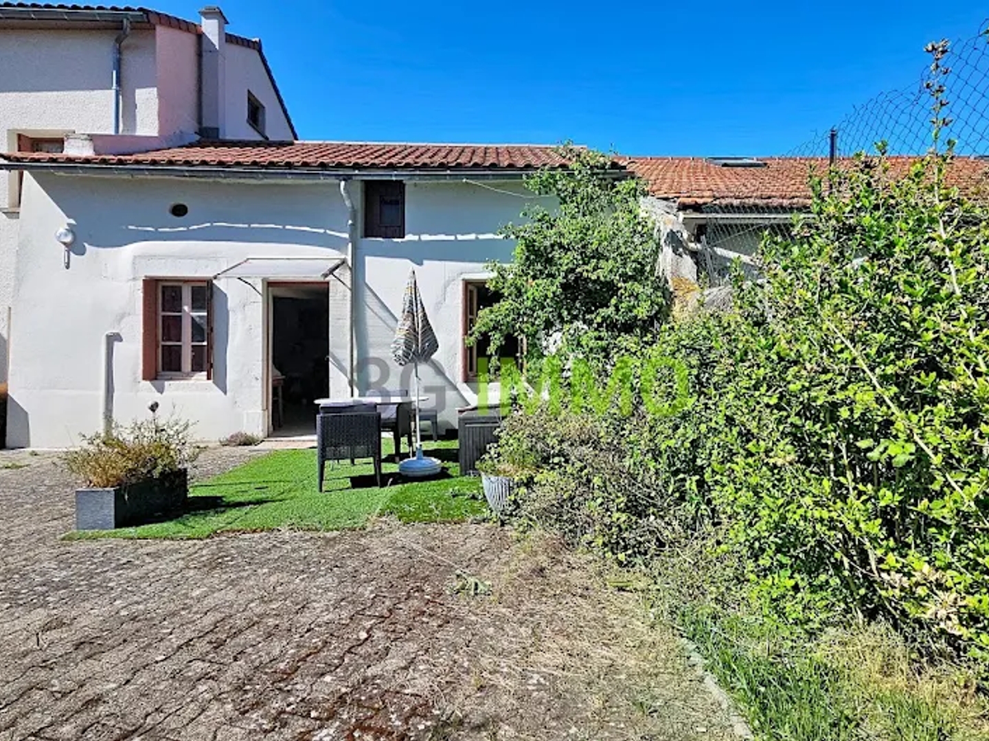 Maison à vendre - 4 pièces - 165m2 - Vensat (63260)