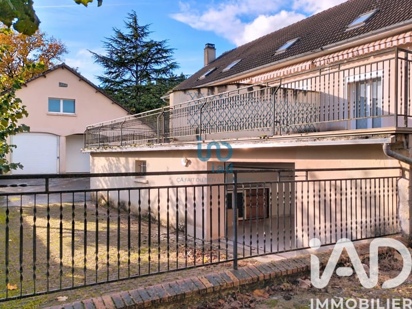 Maison avec appartements 273 m²