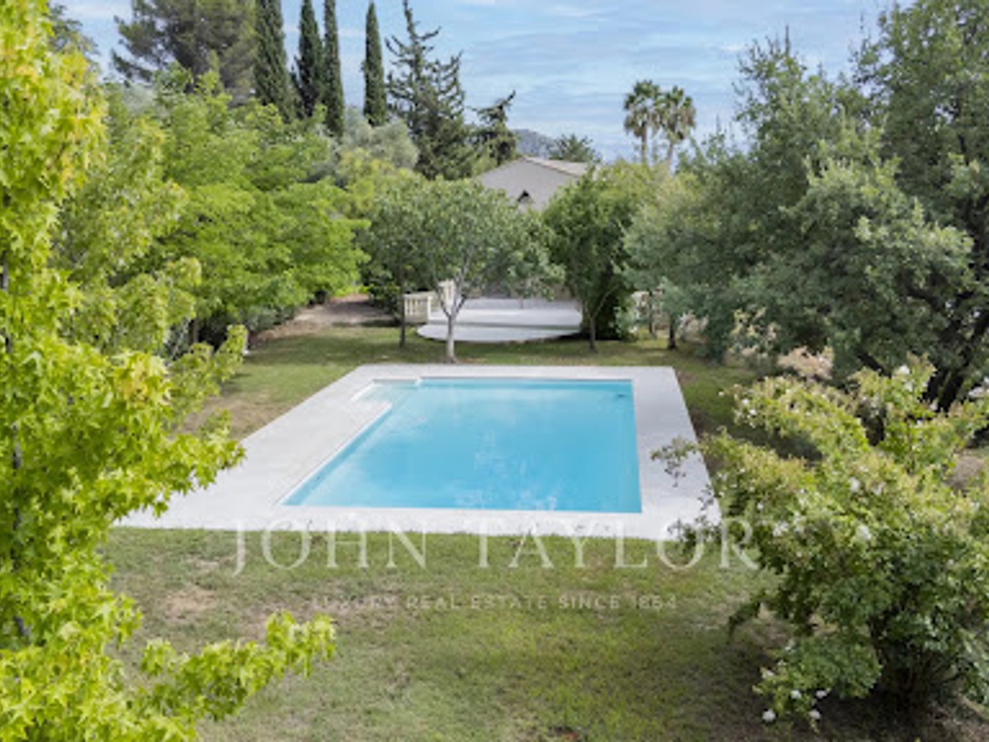 Maison à vendre - 8 pièces - 257m2 - Évenos (83330)
