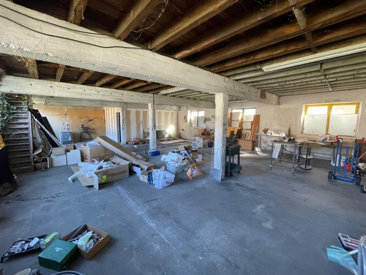 Locaux à vendre - 2 pièces - 340m2 - L'isle-D'espagnac (16340)