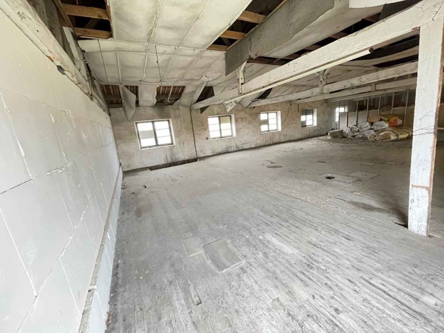 Locaux à vendre - 2 pièces - 340m2 - L'isle-D'espagnac (16340)