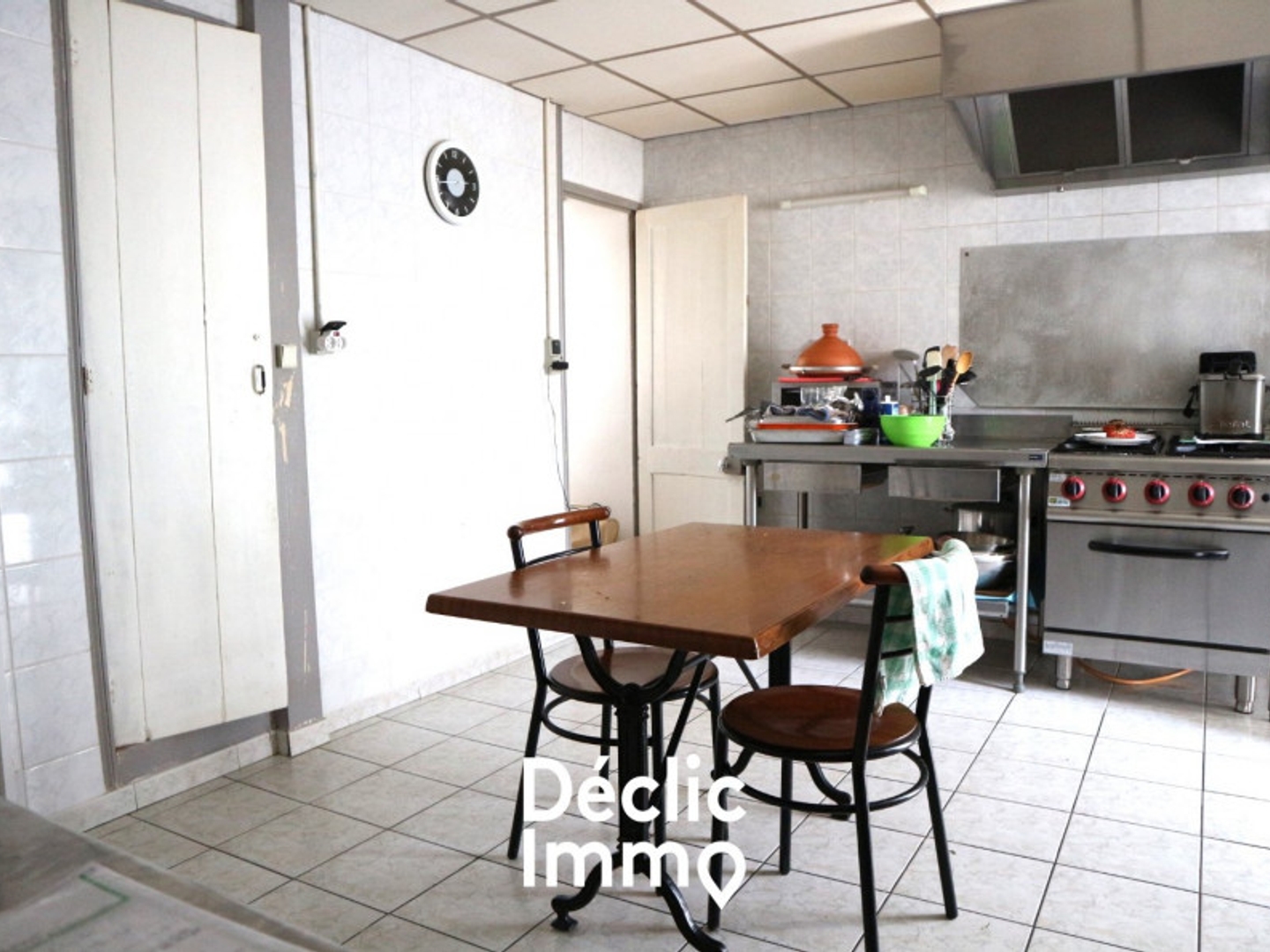 Magasin à vendre - 4 pièces - 155m2 - La Jarrie (17220)
