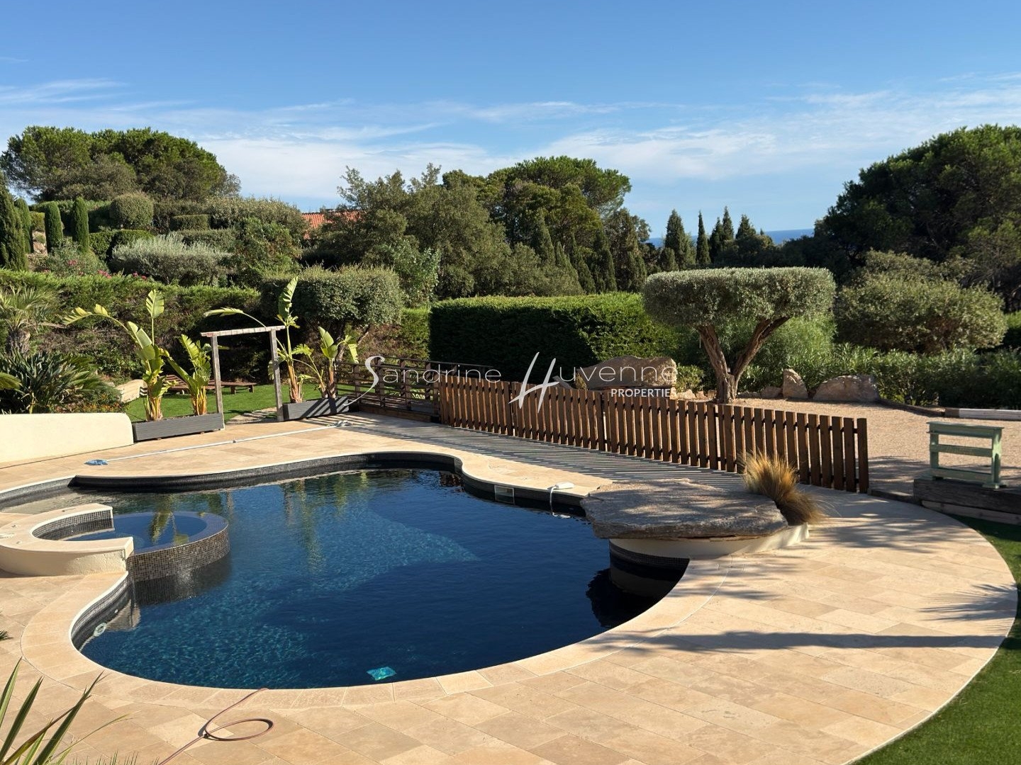 Maison à vendre - 8 pièces - 250m2 - La Croix-Valmer (83420)