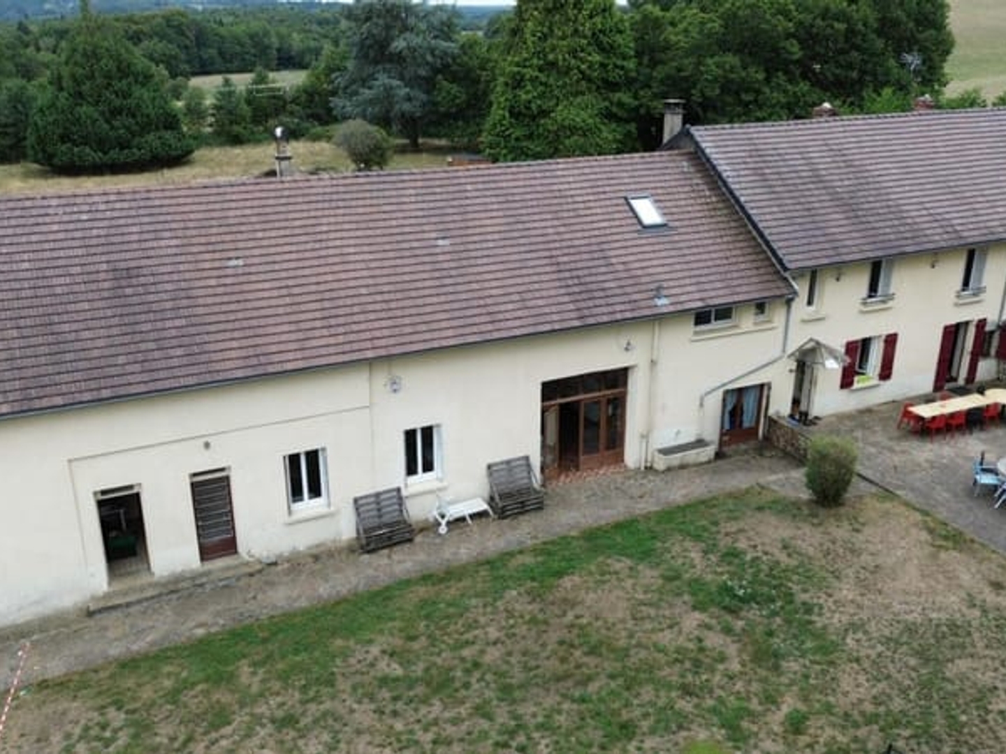 Locaux à vendre - 21 pièces - 600m2 - Les Billanges (87340)